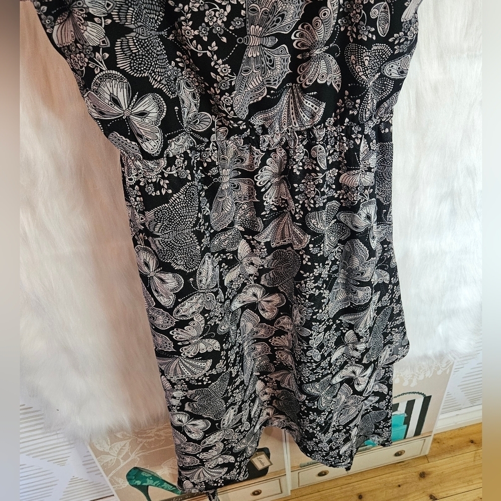 Place Classic Ruffled B&W Floral High-Low Dress - Picture 3 of 6